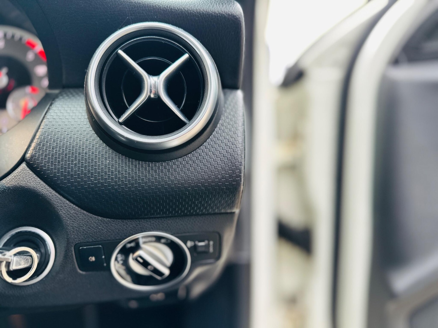 Used Mercedes-Benz A-Class 2014 for sale - 77633626: Photo 16