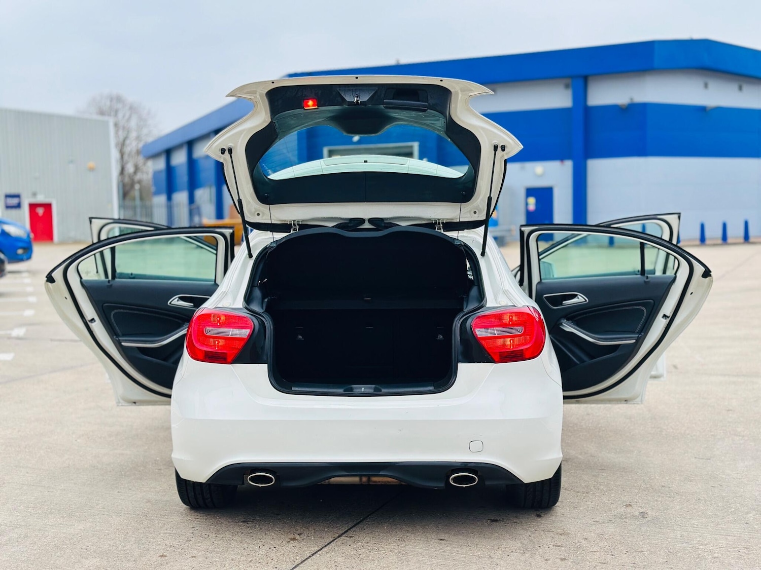 Used Mercedes-Benz A-Class 2014 for sale - 77633626: Photo 46