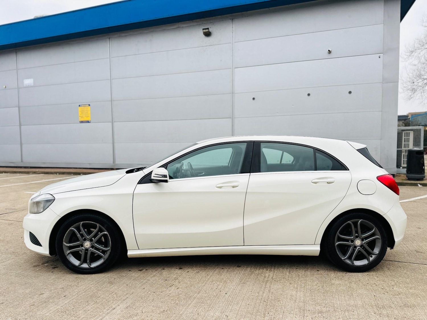 Used Mercedes-Benz A-Class 2014 for sale - 77633626: Photo 9