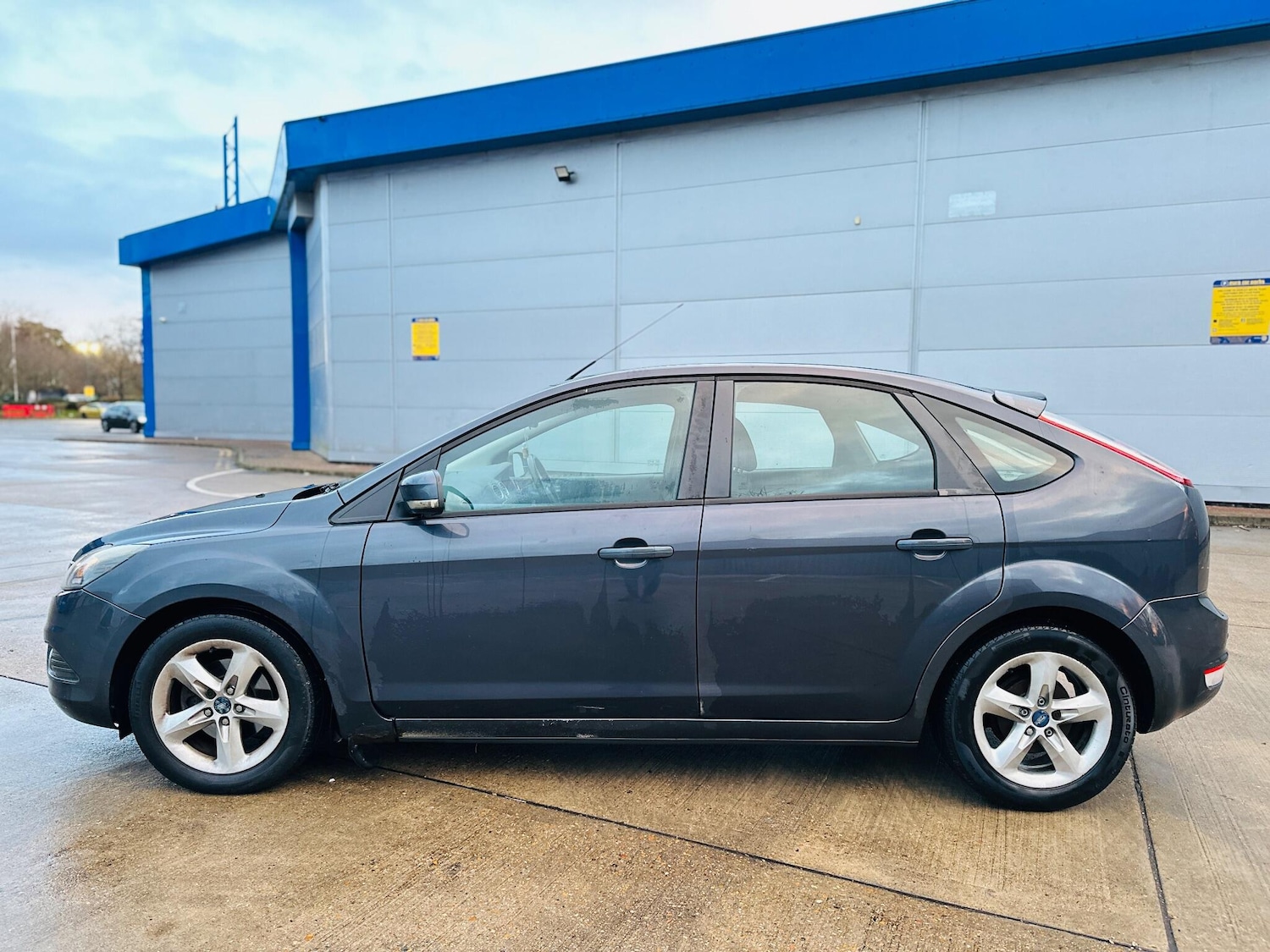 Used Ford Focus 2009 for sale - 77084405: Photo 9