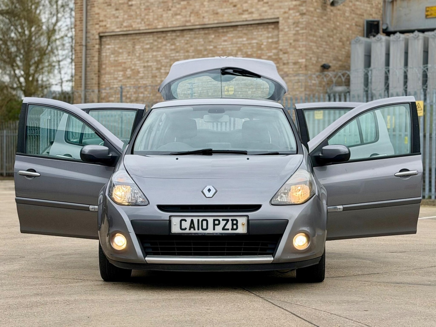 Used Renault Clio 2010 for sale - 77237720: Photo 10