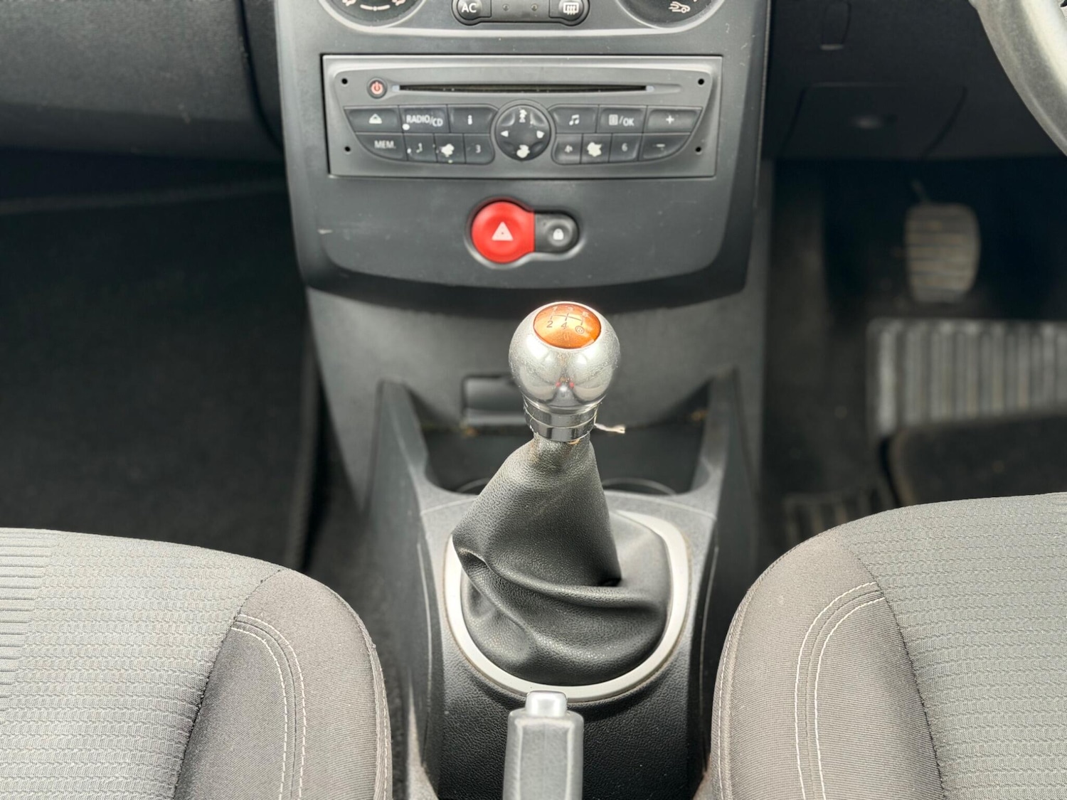 Used Renault Clio 2010 for sale - 77237720: Photo 20