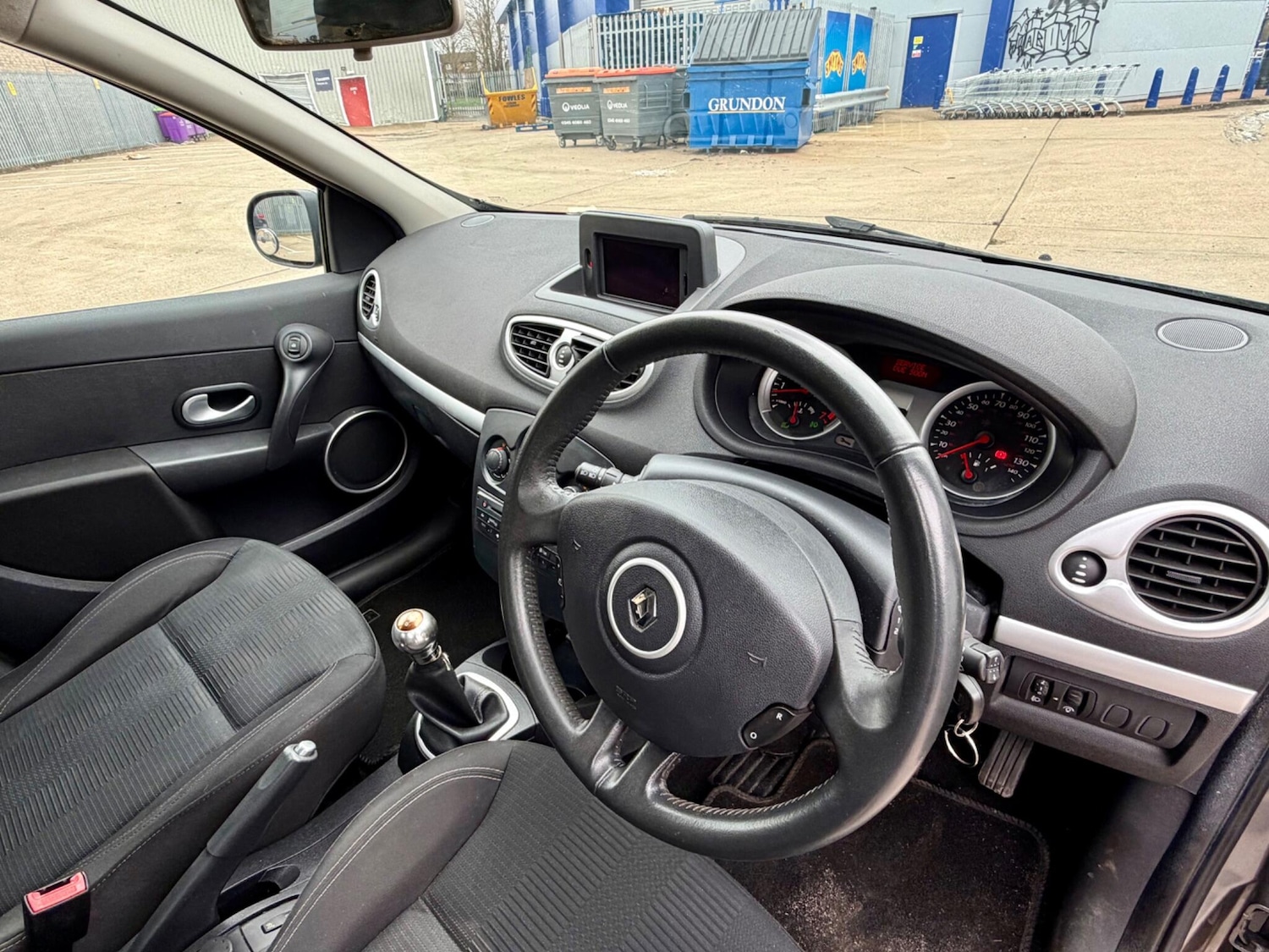Used Renault Clio 2010 for sale - 77237720: Photo 24