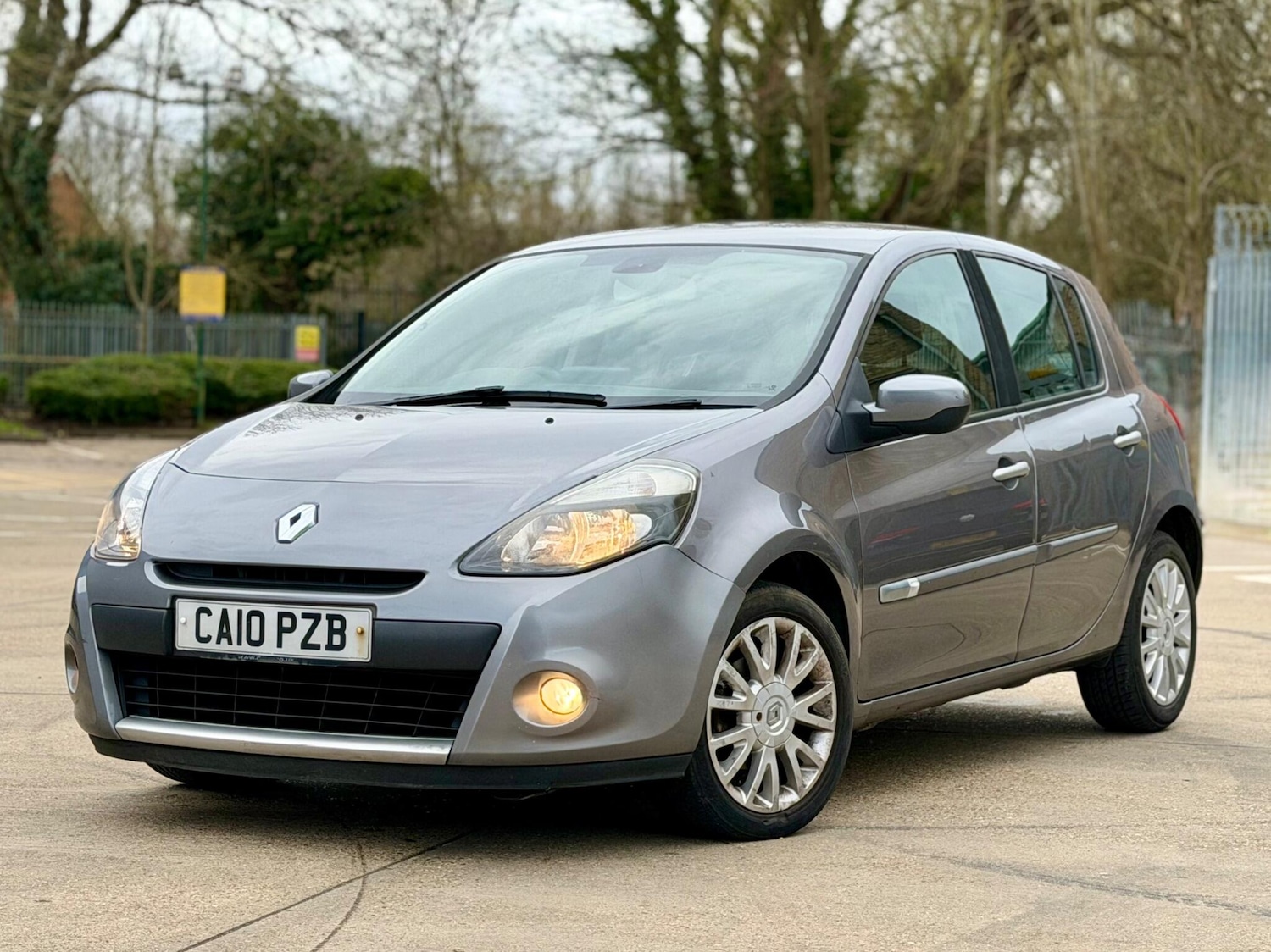 Used Renault Clio 2010 for sale - 77237720: Photo 37