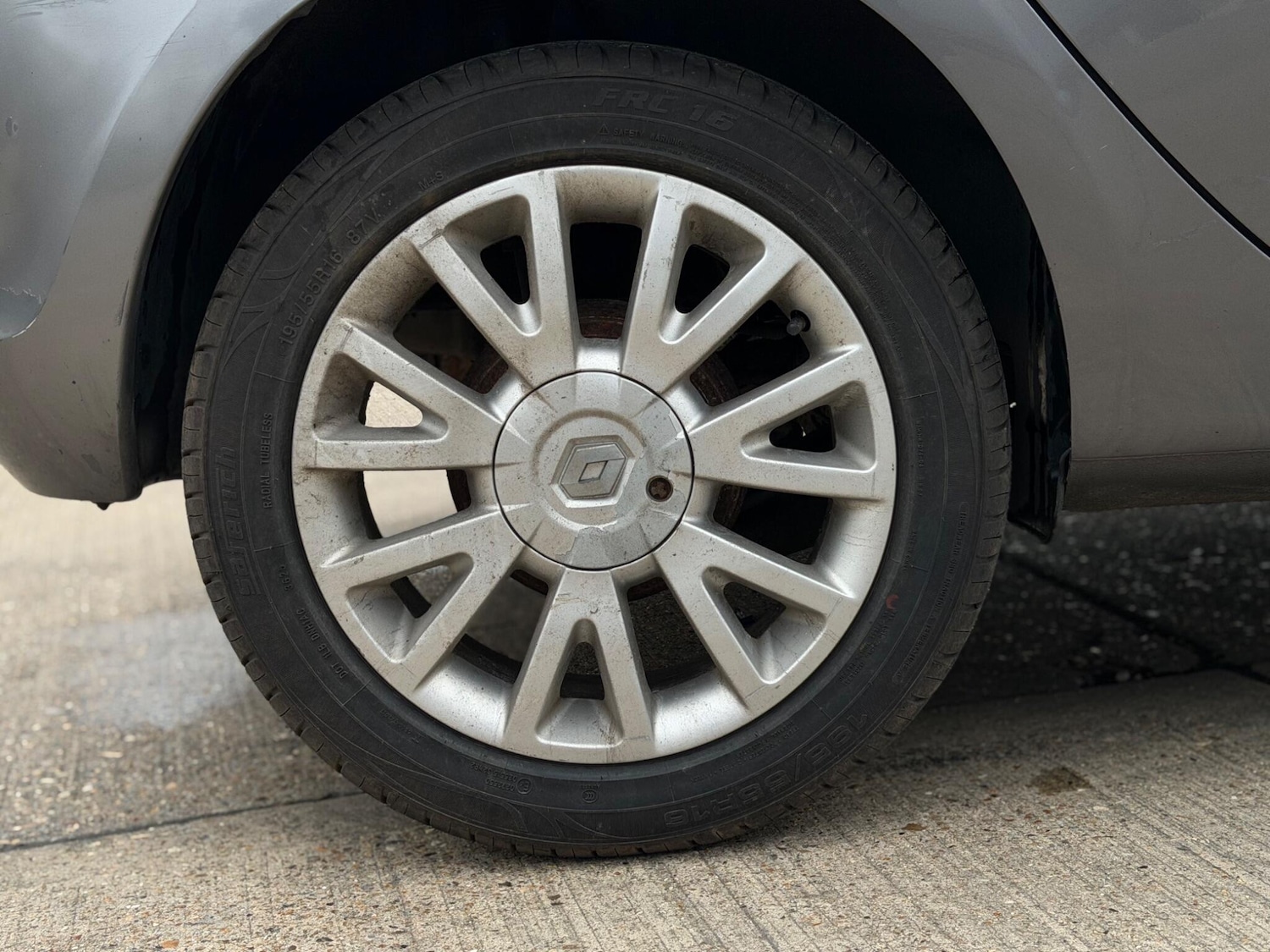 Used Renault Clio 2010 for sale - 77237720: Photo 46