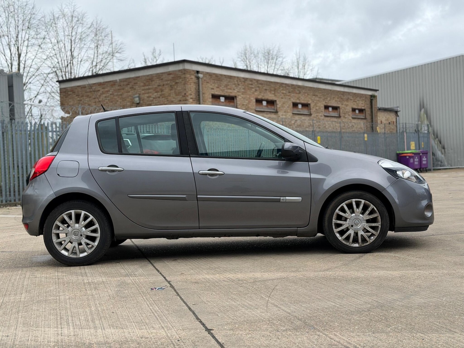 Used Renault Clio 2010 for sale - 77237720: Photo 9