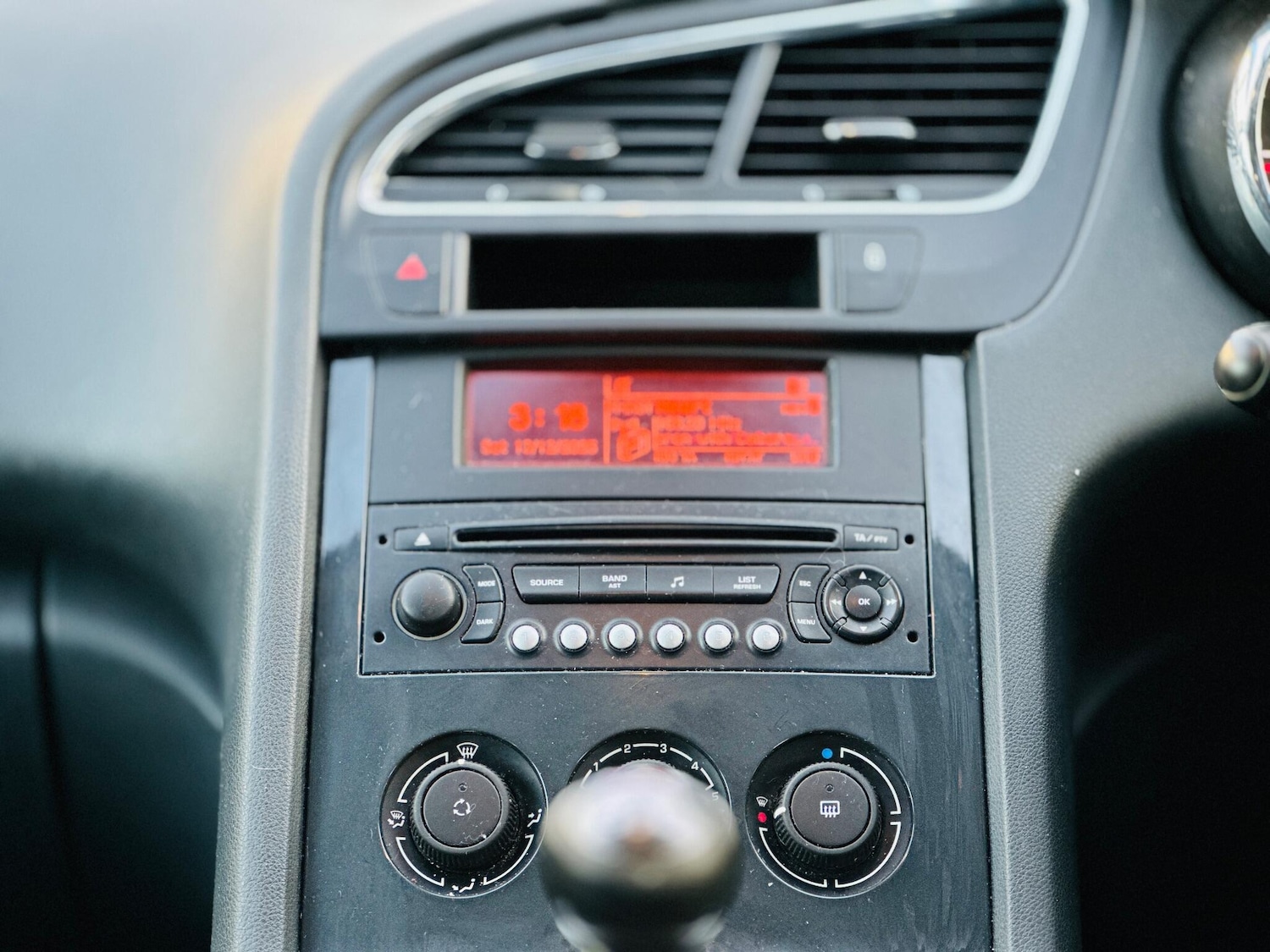 Used Peugeot 5008 2011 for sale - 77084424: Photo 17