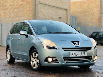Used Peugeot 5008 2011 for sale - 77084424: Photo
