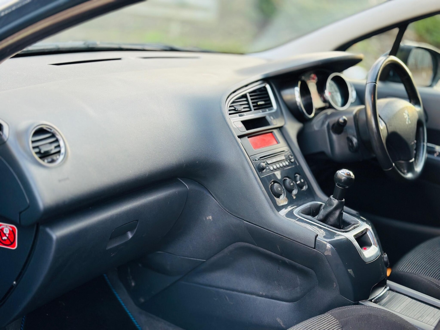 Used Peugeot 5008 2011 for sale - 77084424: Photo 23