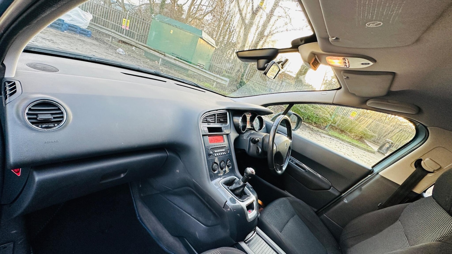 Used Peugeot 5008 2011 for sale - 77084424: Photo 25