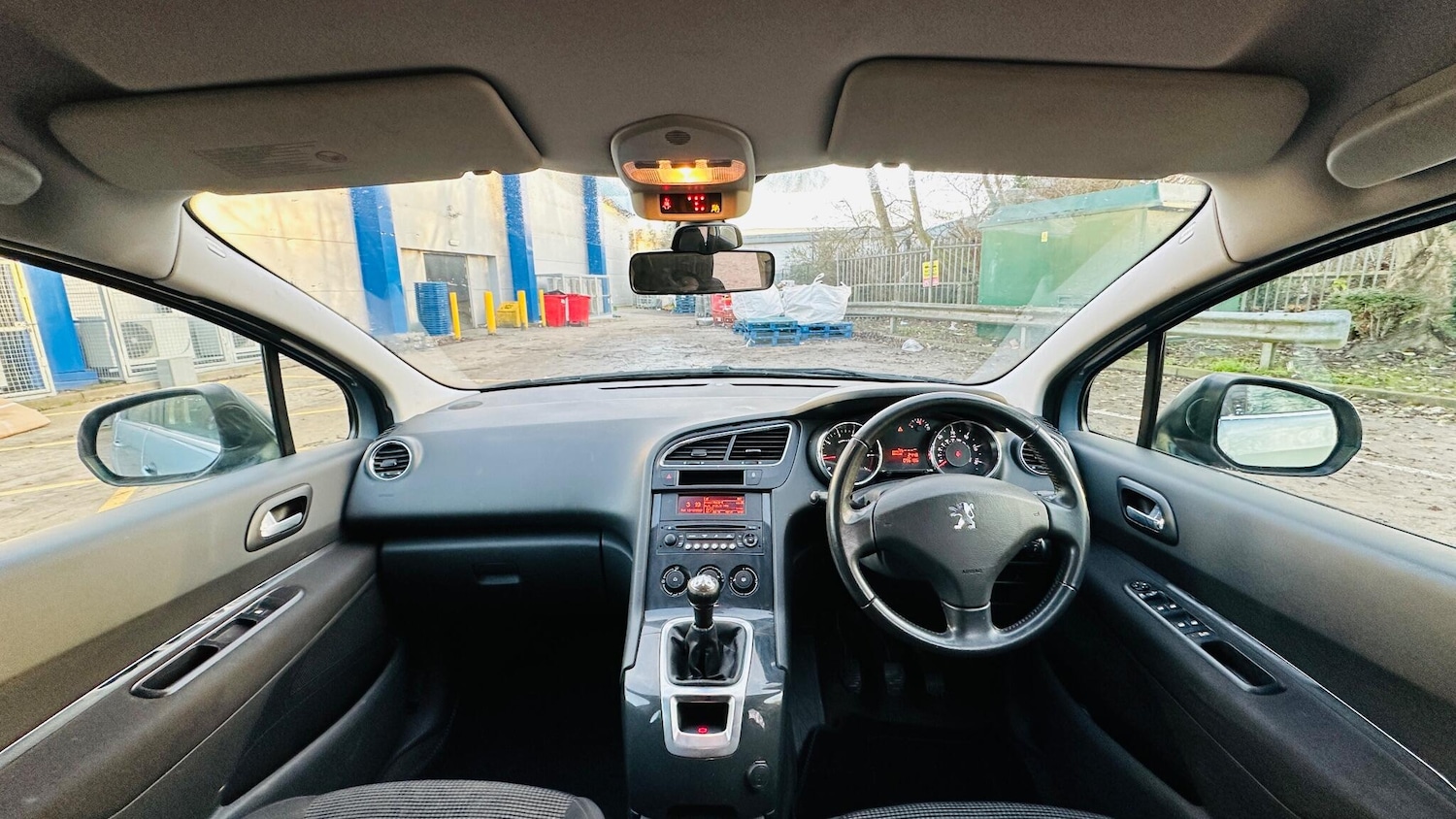 Used Peugeot 5008 2011 for sale - 77084424: Photo 26