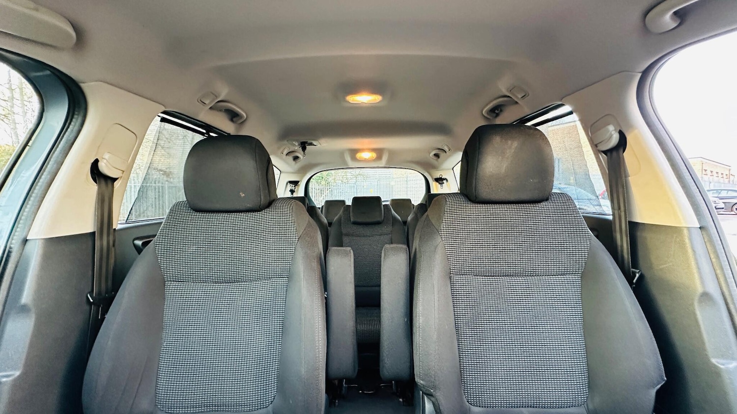 Used Peugeot 5008 2011 for sale - 77084424: Photo 27