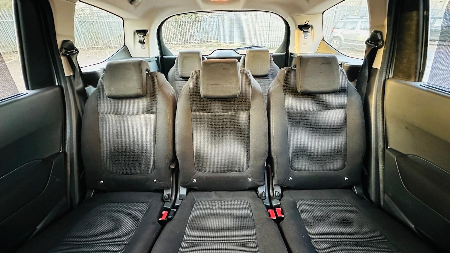 Used Peugeot 5008 2011 for sale - 77084424: Photo 33