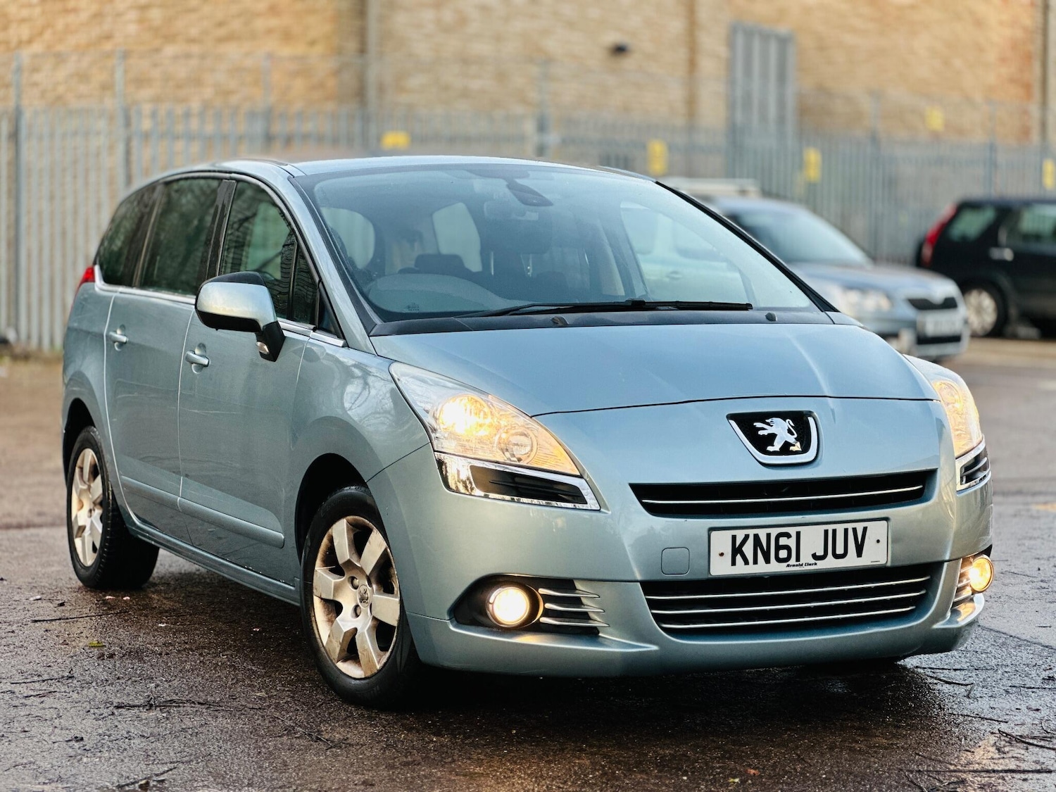Used Peugeot 5008 2011 for sale - 77084424: Photo 37