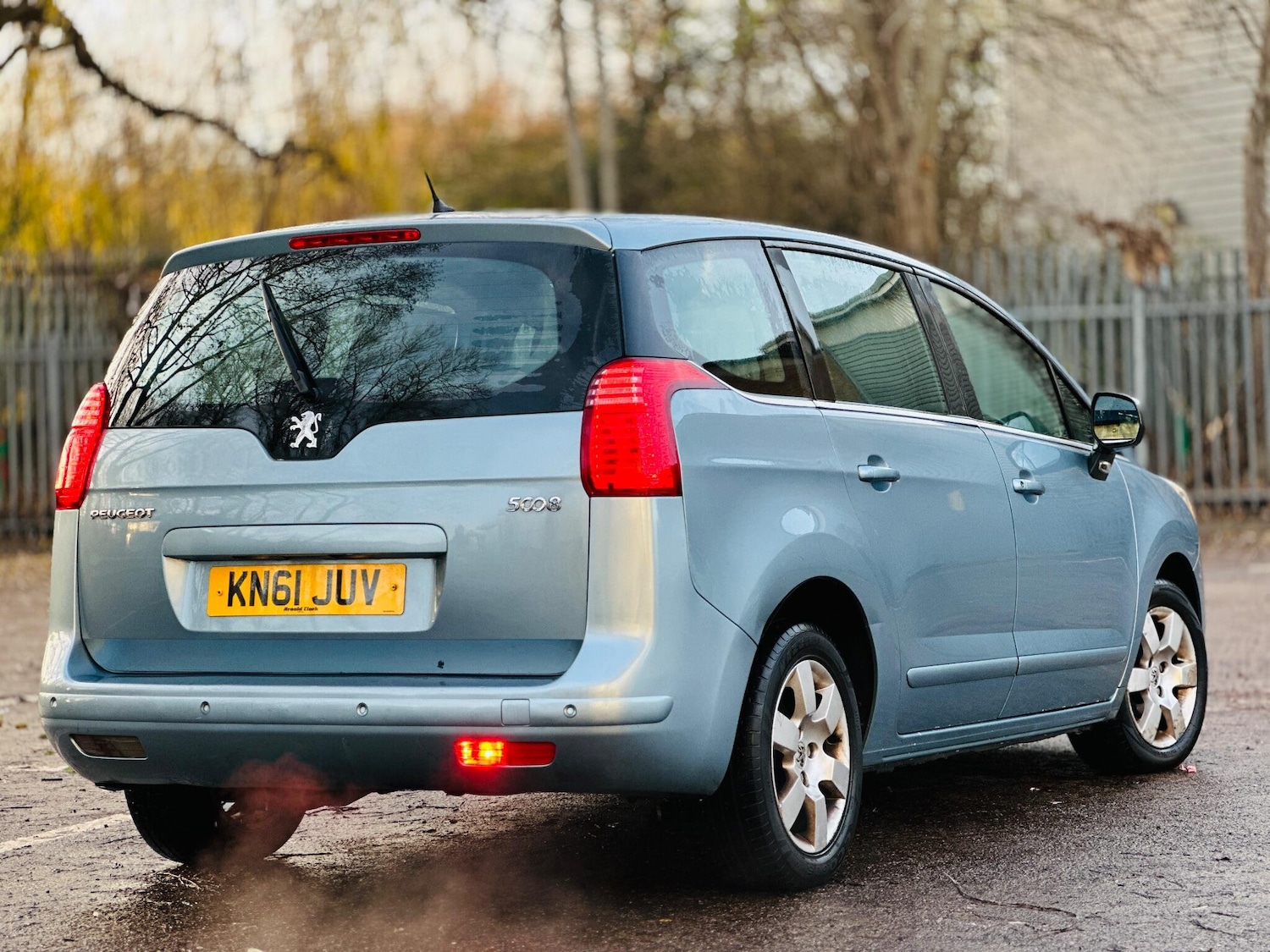 Used Peugeot 5008 2011 for sale - 77084424: Photo 4