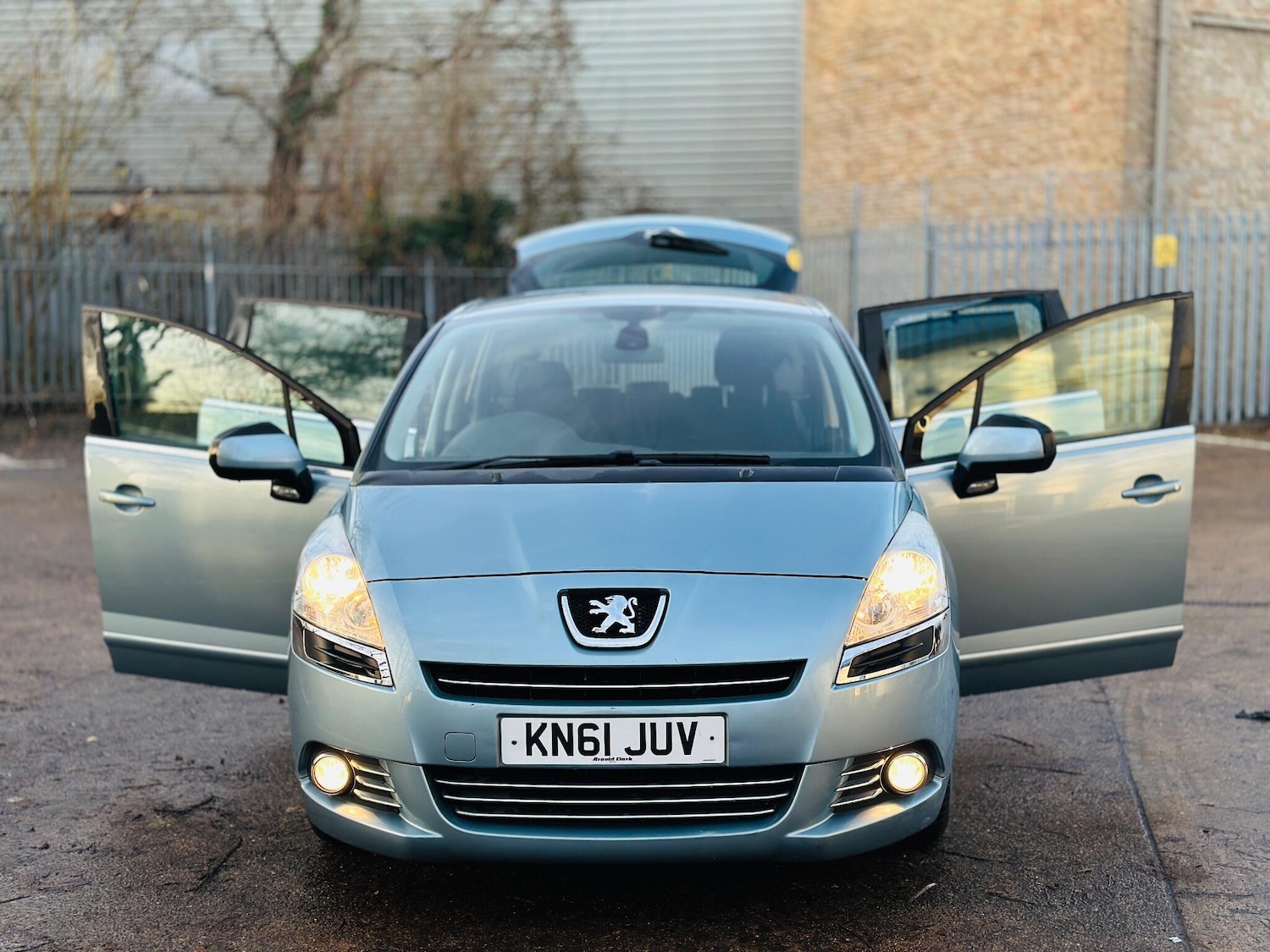 Used Peugeot 5008 2011 for sale - 77084424: Photo 45