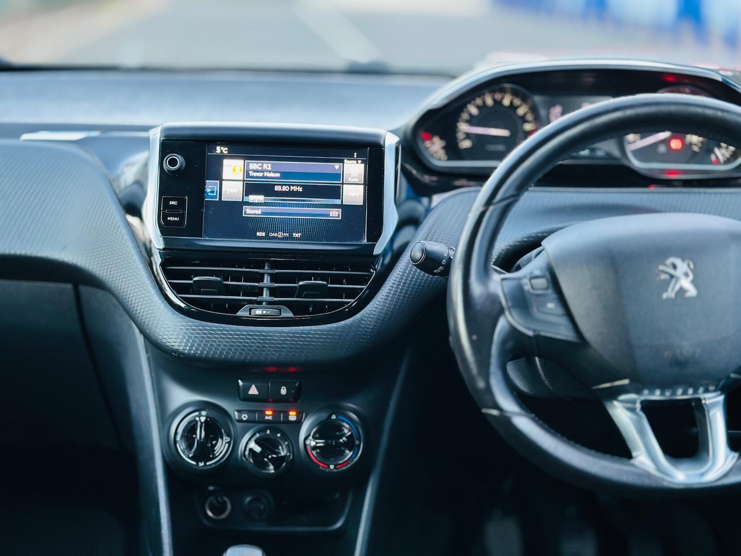Used Peugeot 208 2017 for sale - 76613378: Photo 13