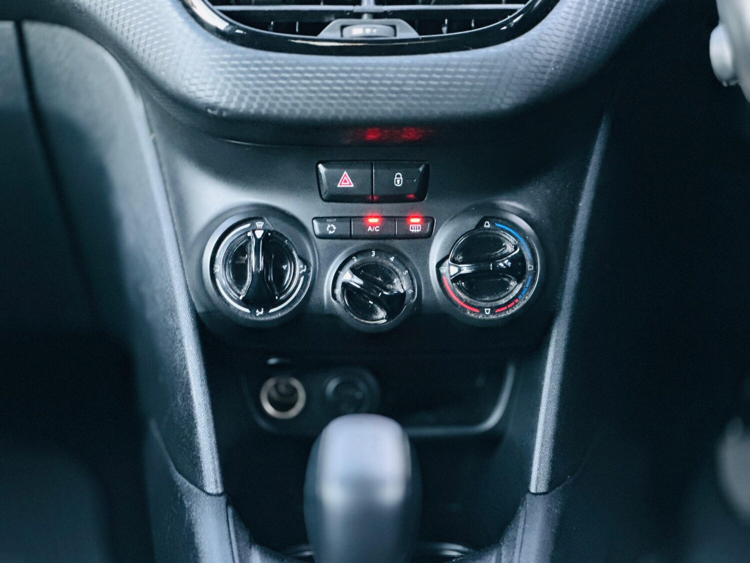 Used Peugeot 208 2017 for sale - 76613378: Photo 18