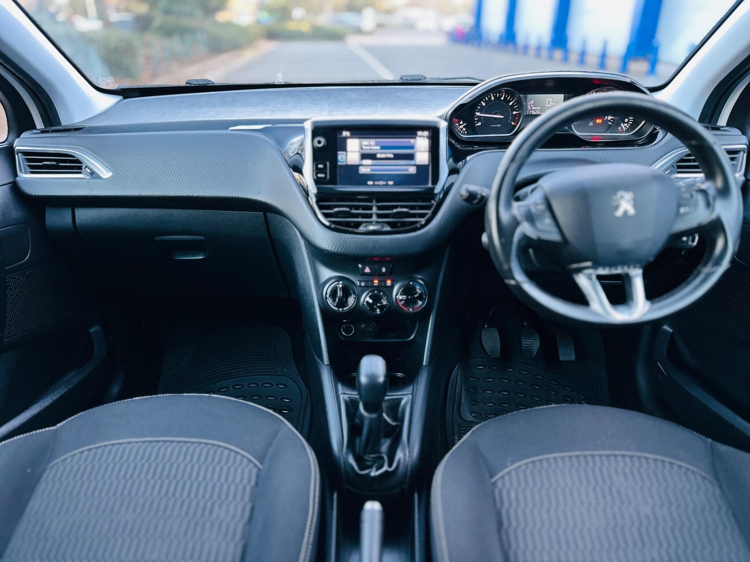 Used Peugeot 208 2017 for sale - 76613378: Photo 20