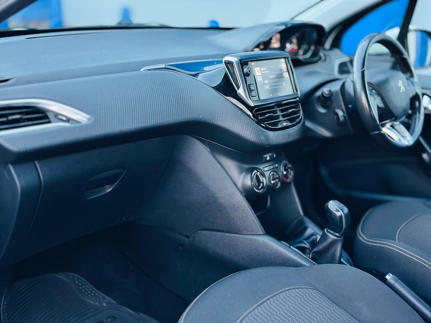 Used Peugeot 208 2017 for sale - 76613378: Photo 24