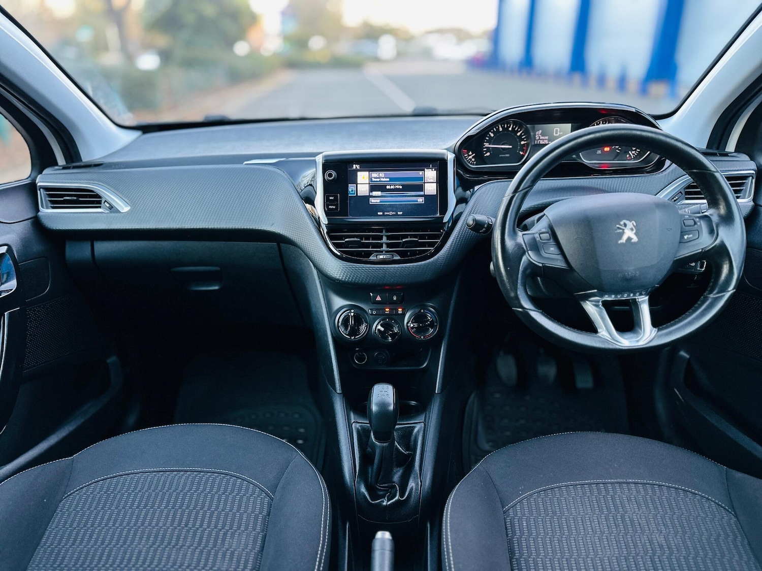 Used Peugeot 208 2017 for sale - 76613378: Photo 27