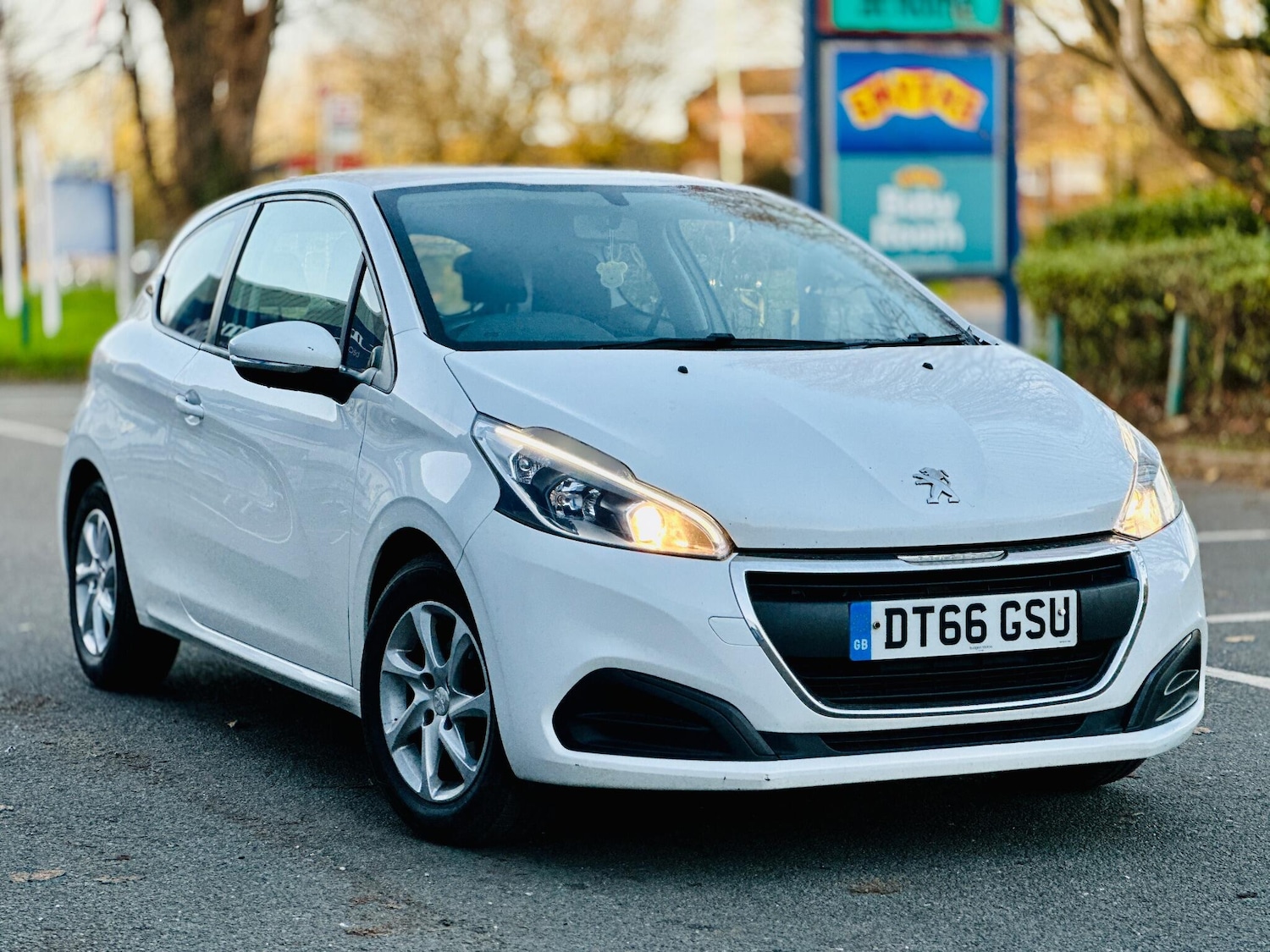 Used Peugeot 208 2017 for sale - 76613378: Photo 34