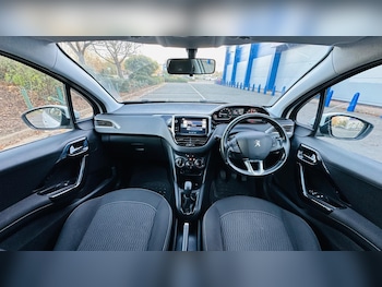 Used Peugeot 208 2017 for sale - 76613378: Photo