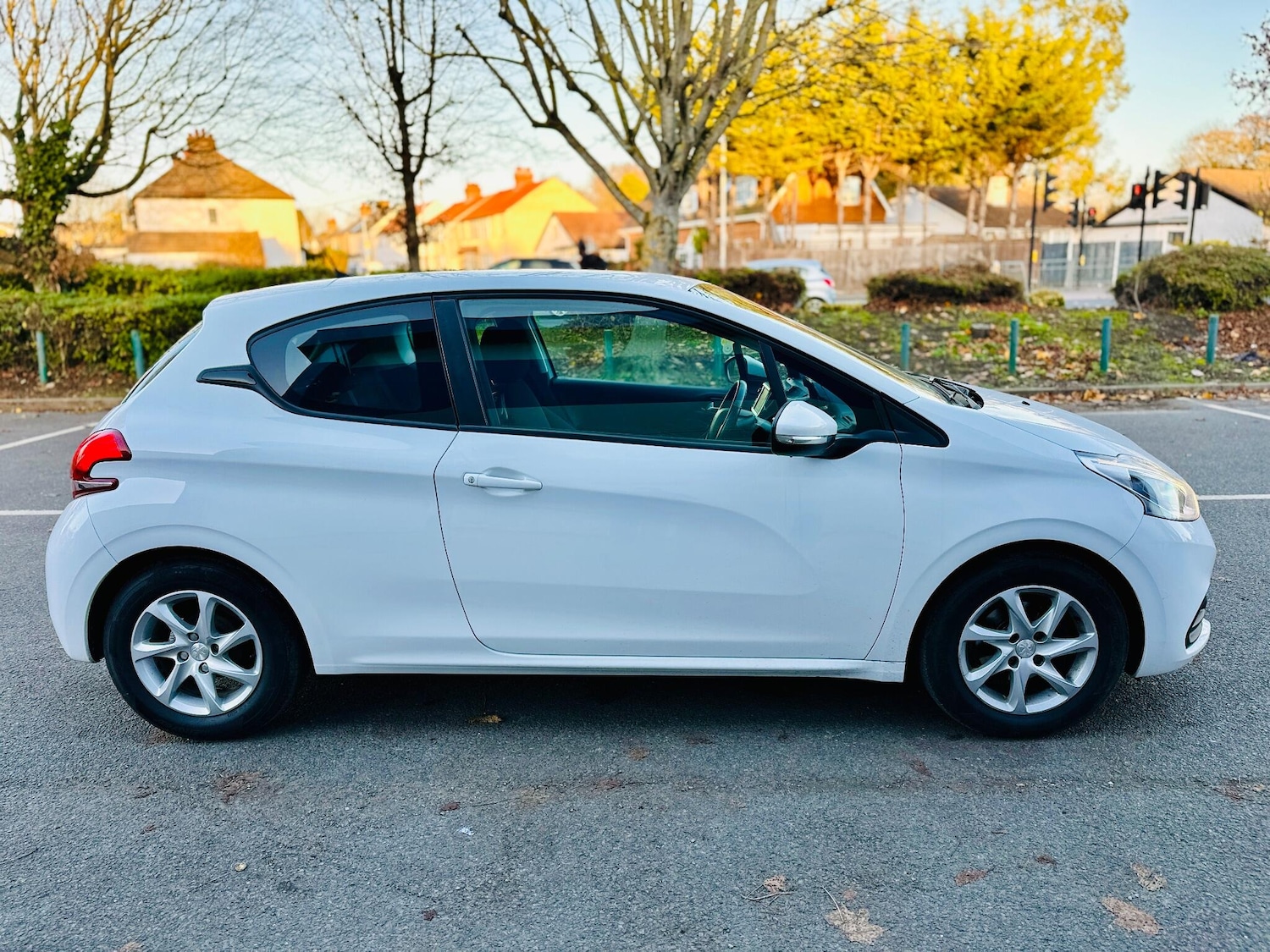 Used Peugeot 208 2017 for sale - 76613378: Photo 40