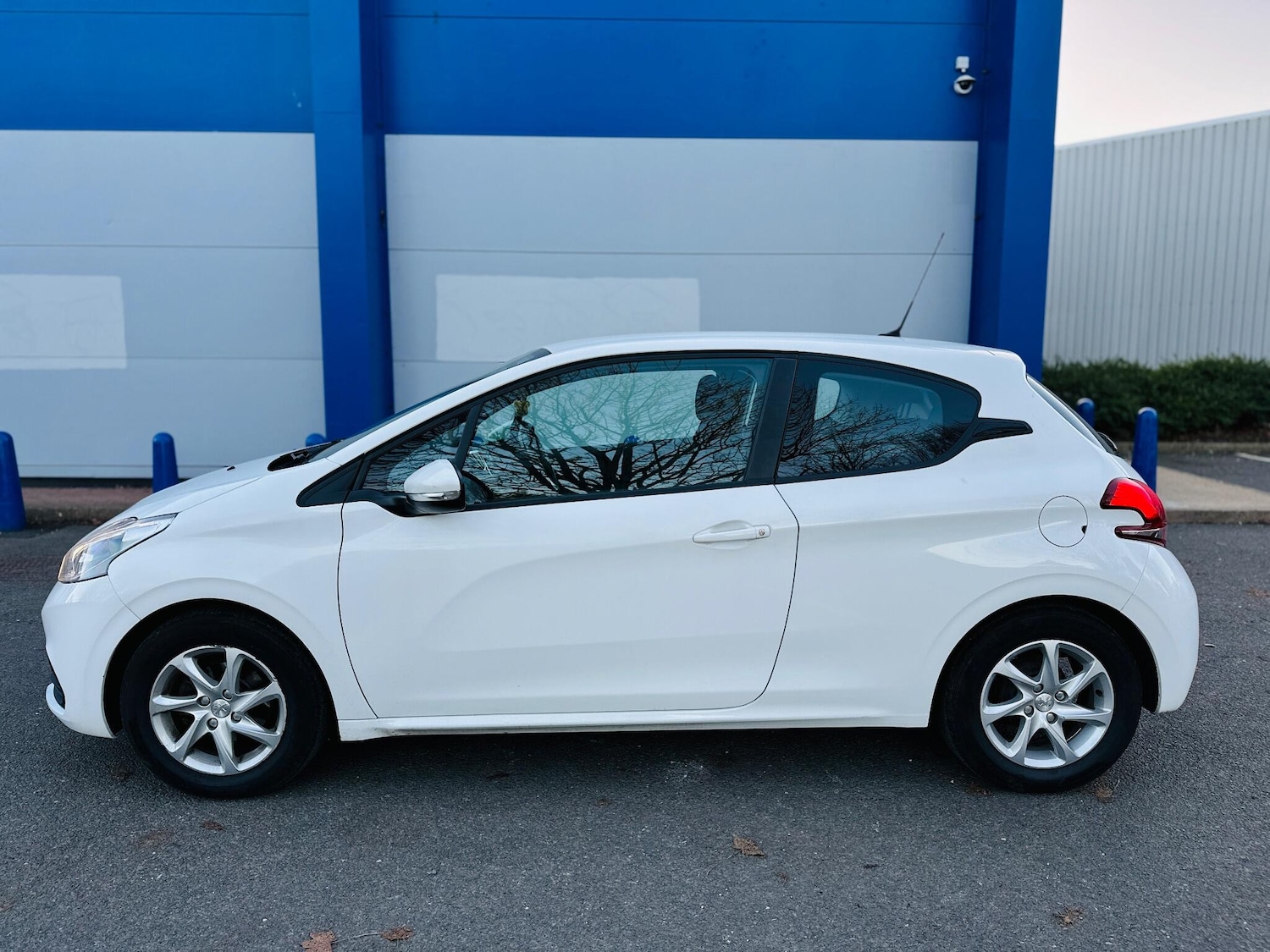 Used Peugeot 208 2017 for sale - 76613378: Photo 41