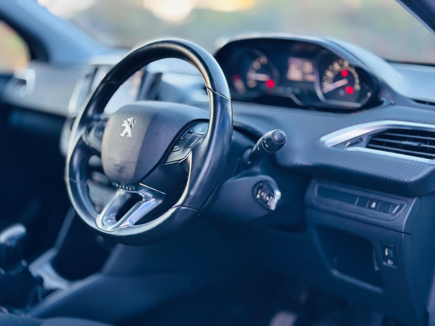 Used Peugeot 208 2017 for sale - 76613378: Photo 44