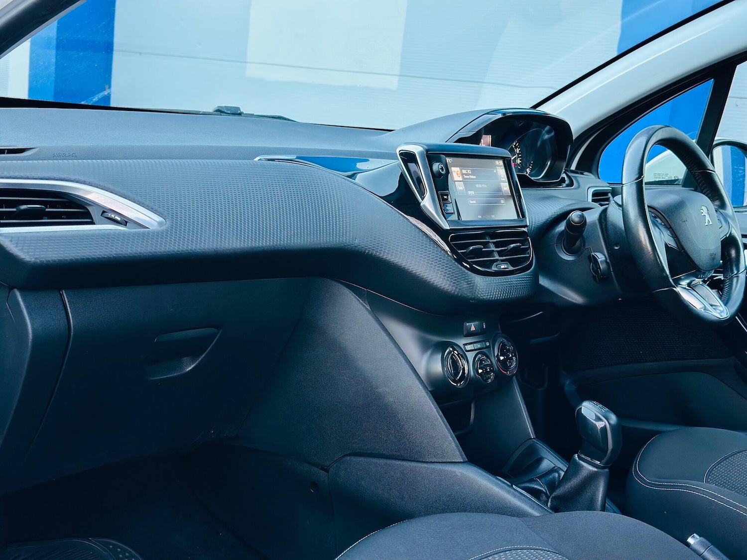 Used Peugeot 208 2017 for sale - 76613378: Photo 46