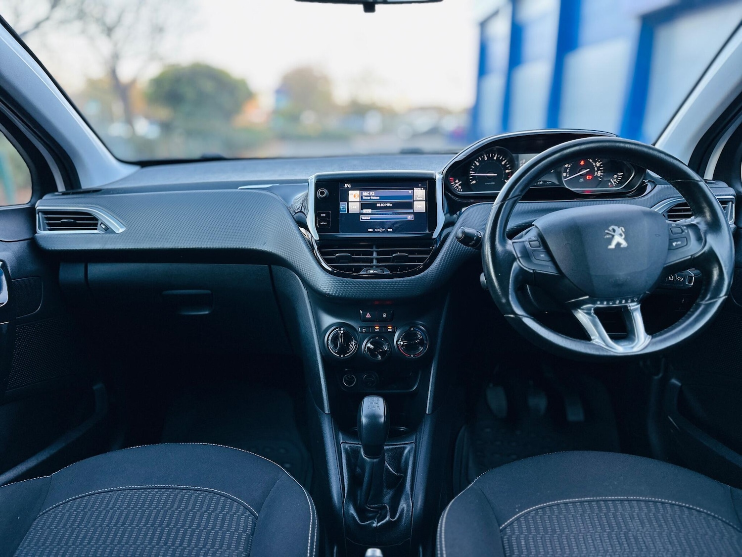 Used Peugeot 208 2017 for sale - 76613378: Photo 48