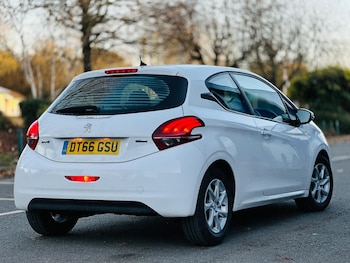 Used Peugeot 208 2017 for sale - 76613378: Photo