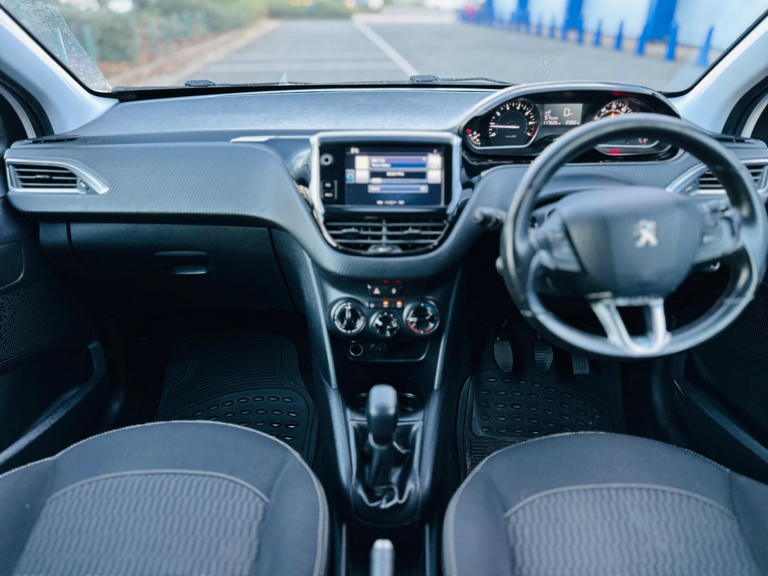 Used Peugeot 208 2017 for sale - 76613378: Photo 53