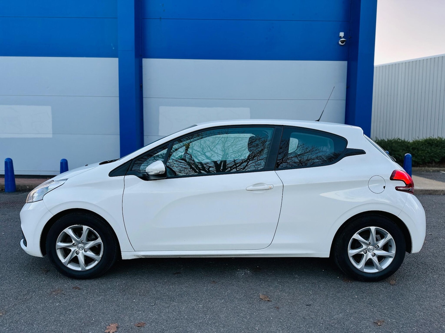 Used Peugeot 208 2017 for sale - 76613378: Photo 9