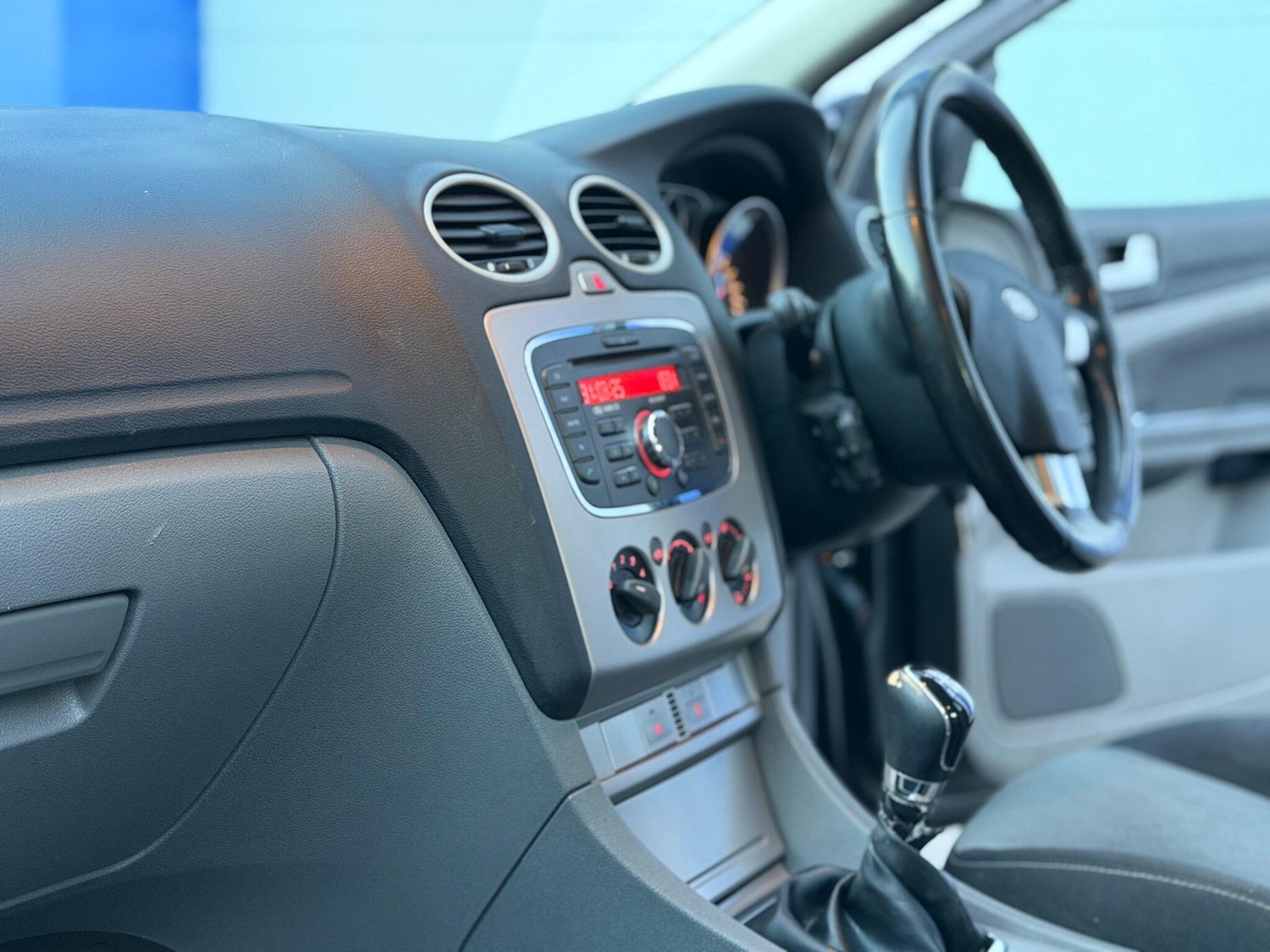 Used Ford Focus 2010 for sale - 76084867: Photo 13