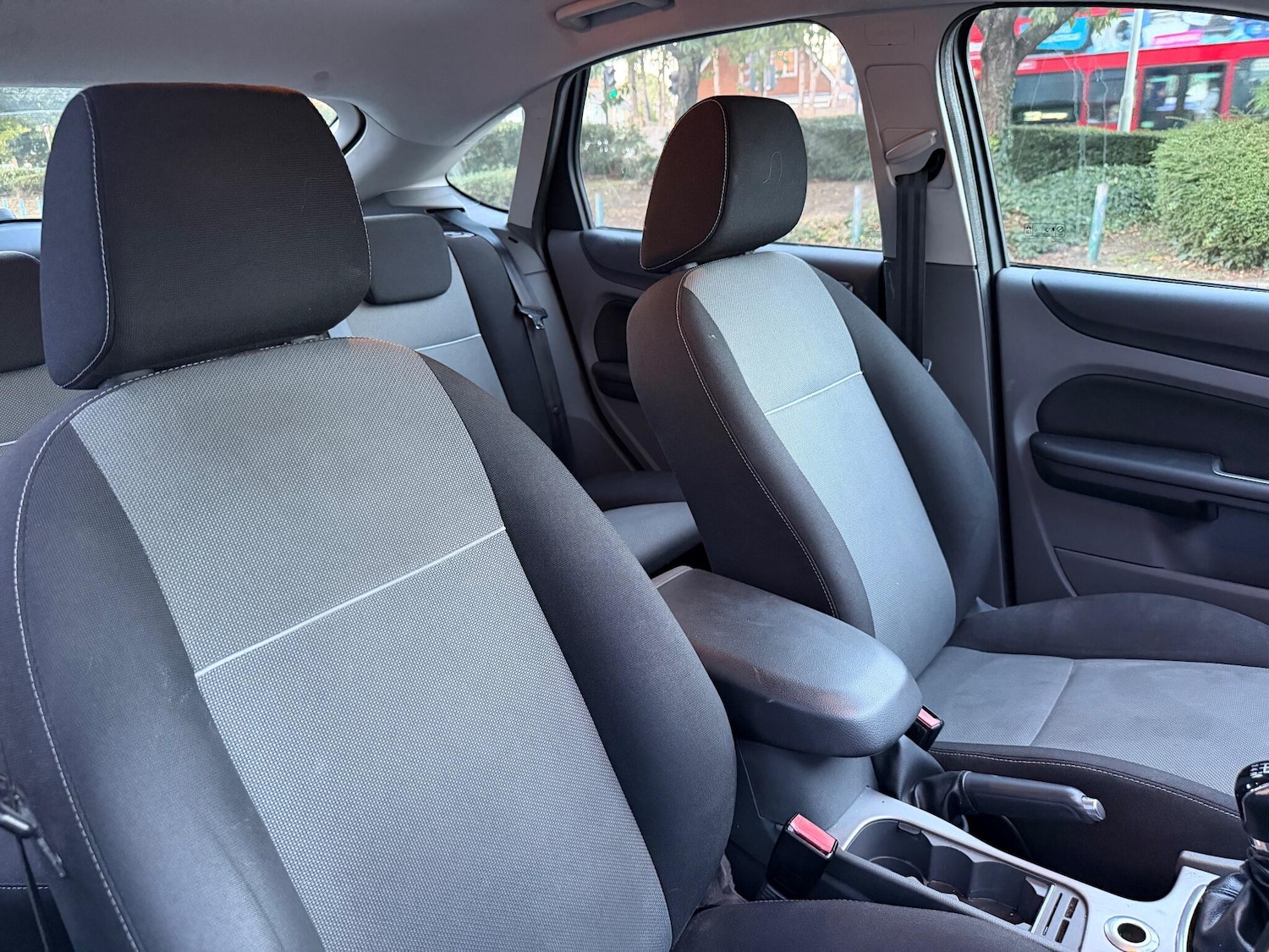 Used Ford Focus 2010 for sale - 76084867: Photo 23