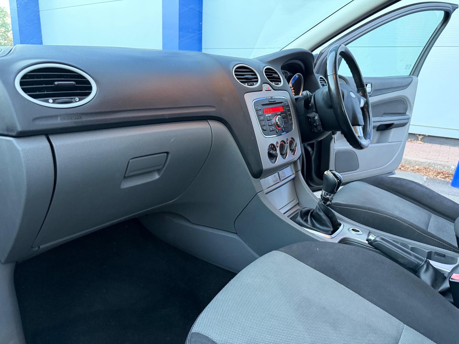 Used Ford Focus 2010 for sale - 76084867: Photo 28