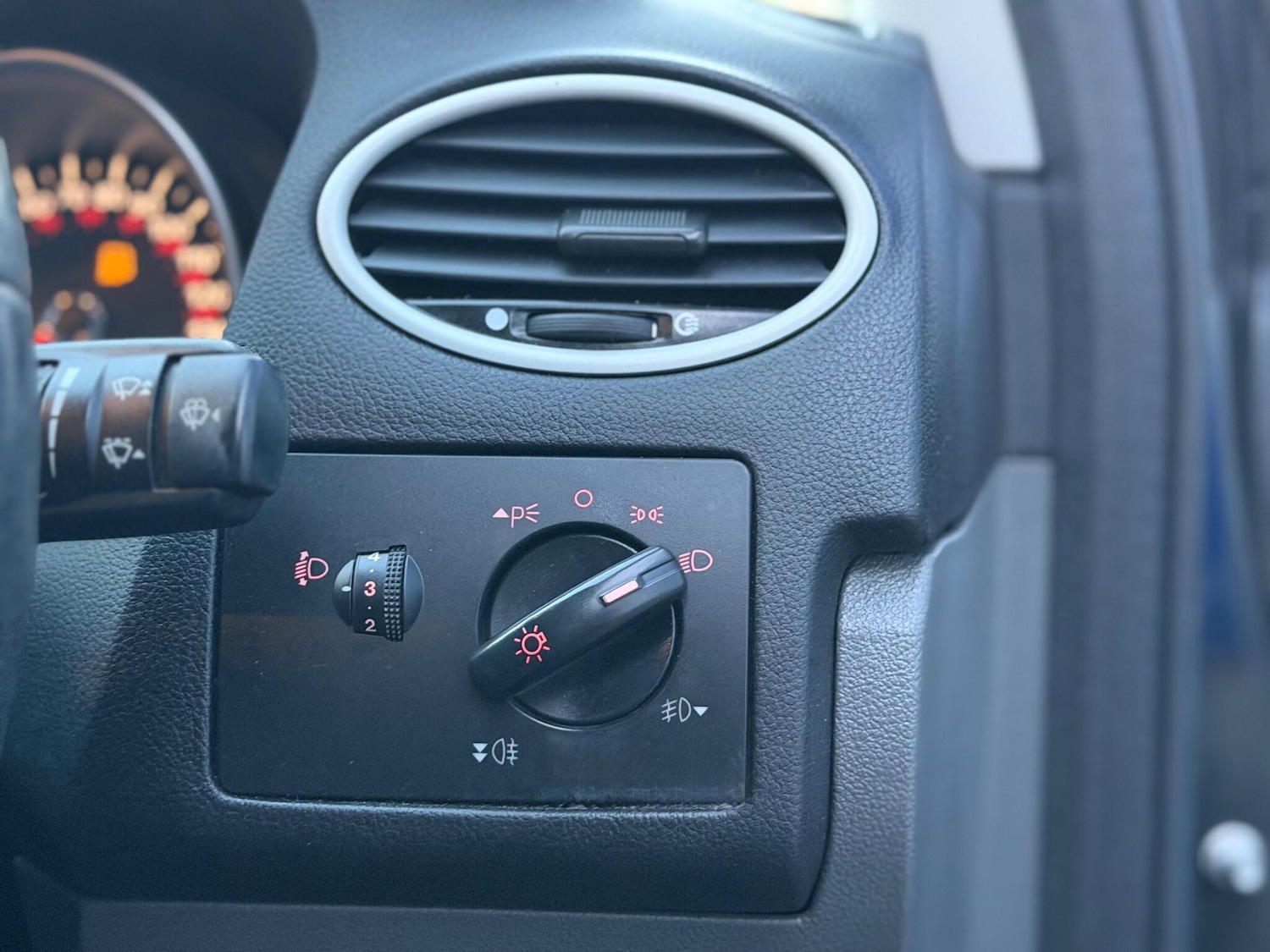 Used Ford Focus 2010 for sale - 76084867: Photo 32