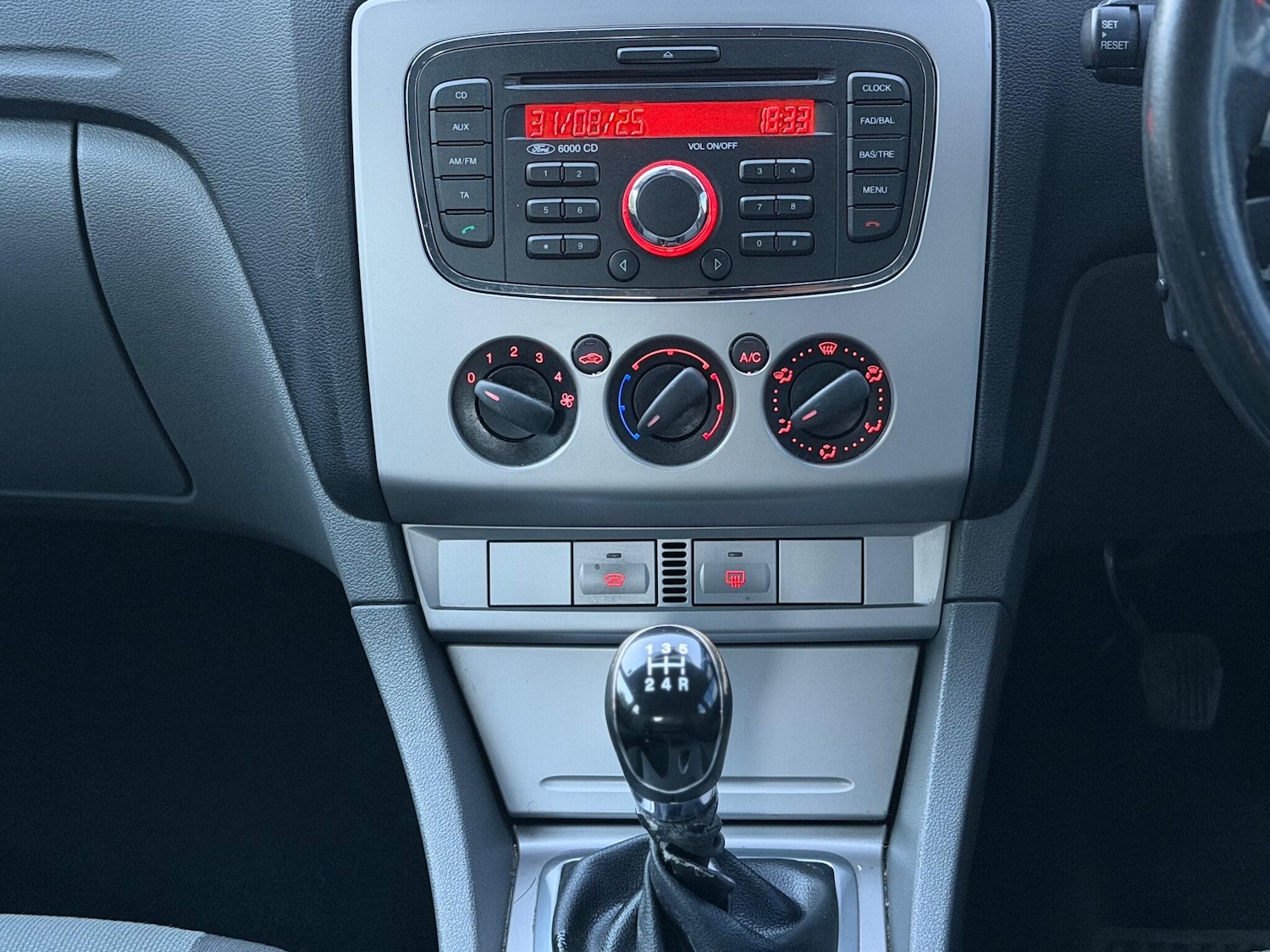 Used Ford Focus 2010 for sale - 76084867: Photo 33