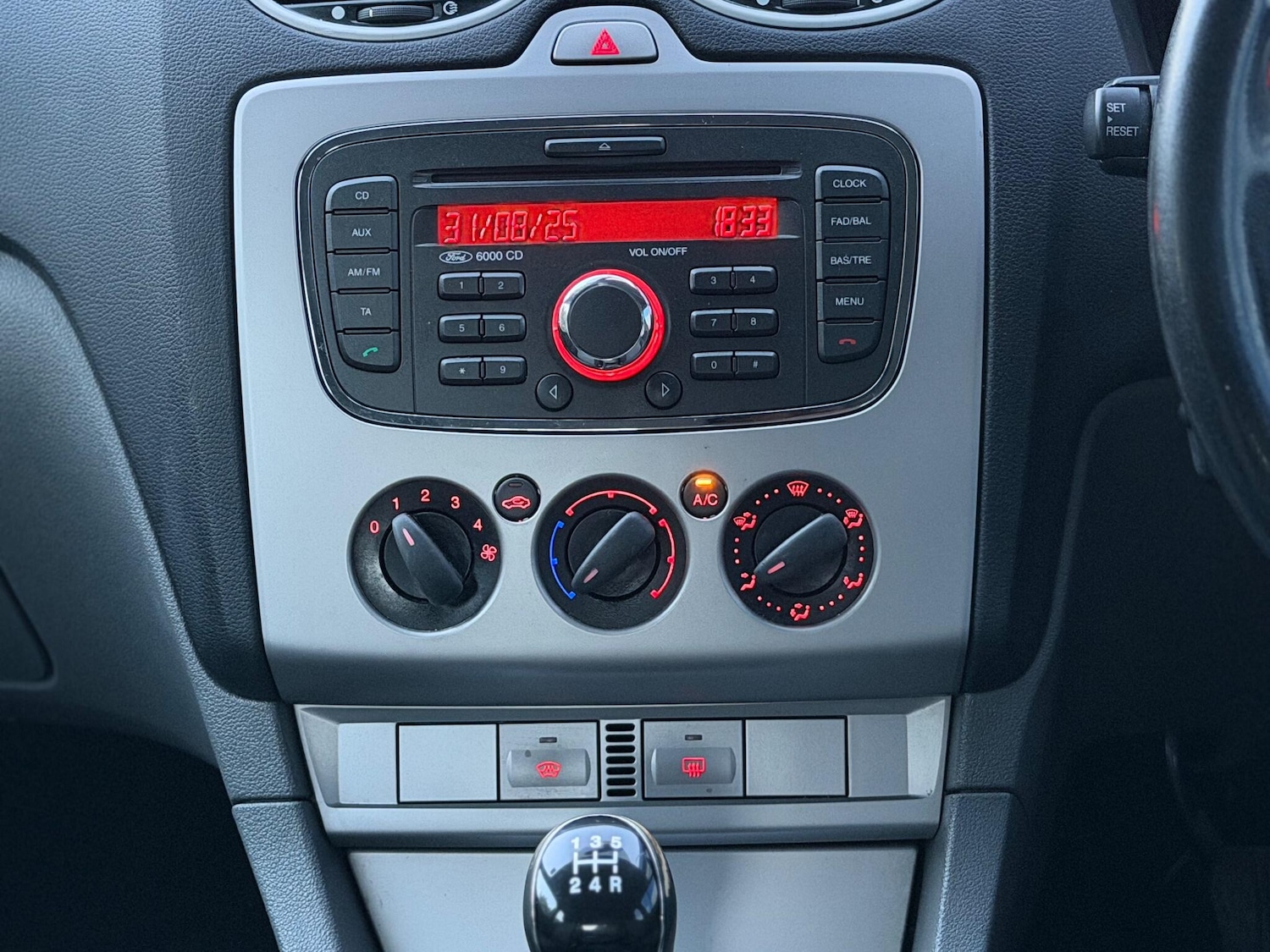 Used Ford Focus 2010 for sale - 76084867: Photo 35