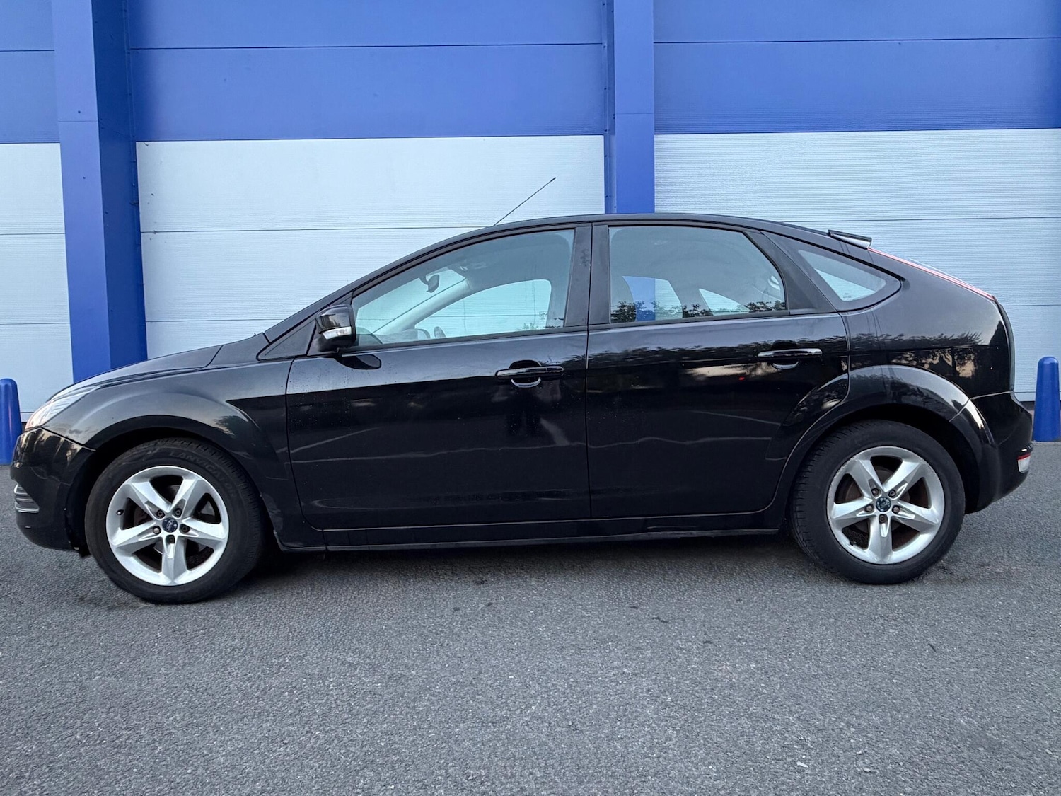 Used Ford Focus 2010 for sale - 76084867: Photo 9