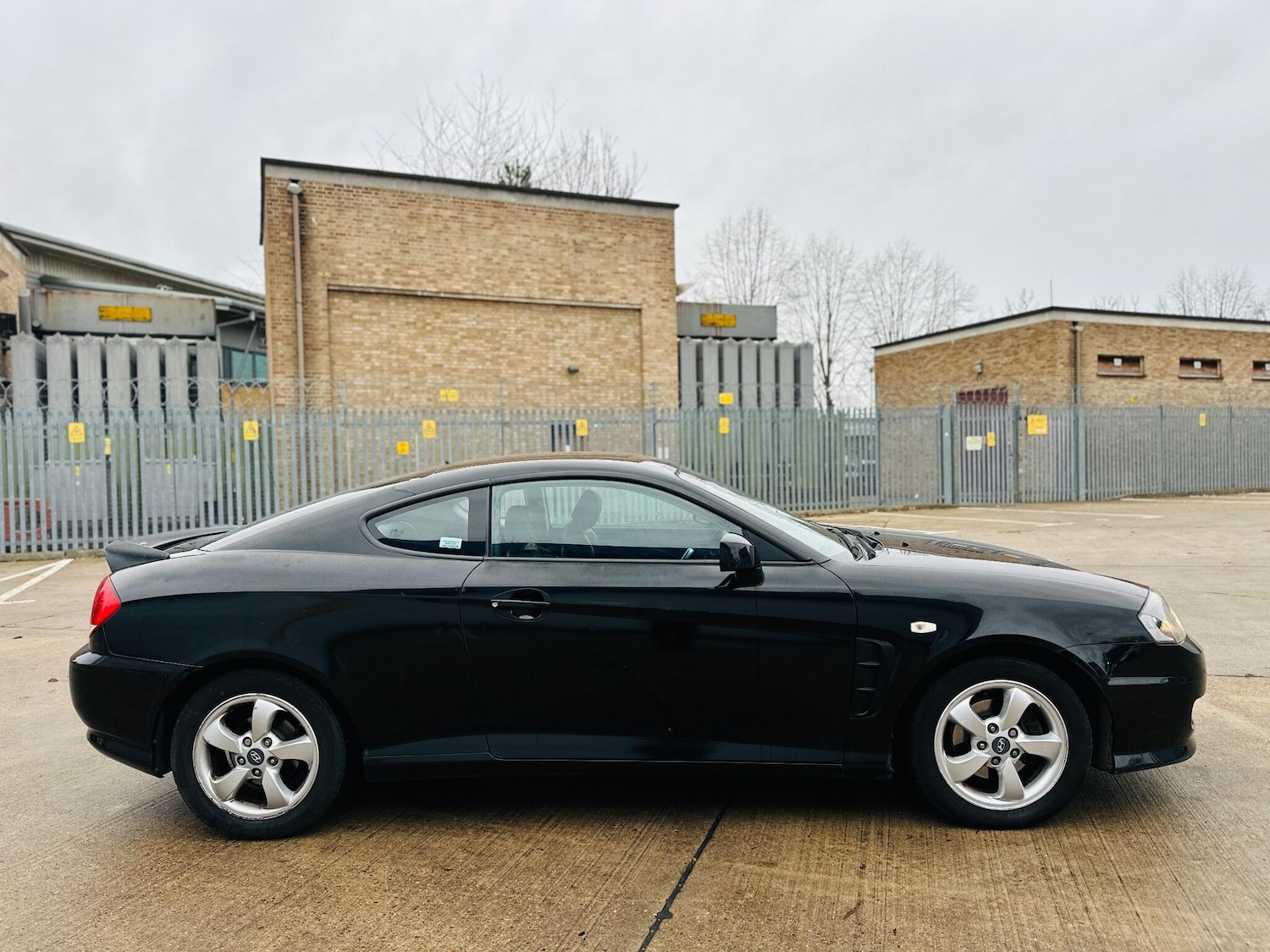 Used Hyundai Coupe for sale - 77029479: Photo 8