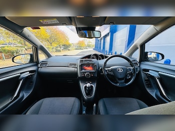 Used Toyota Verso 2017 for sale - 76423912: Photo