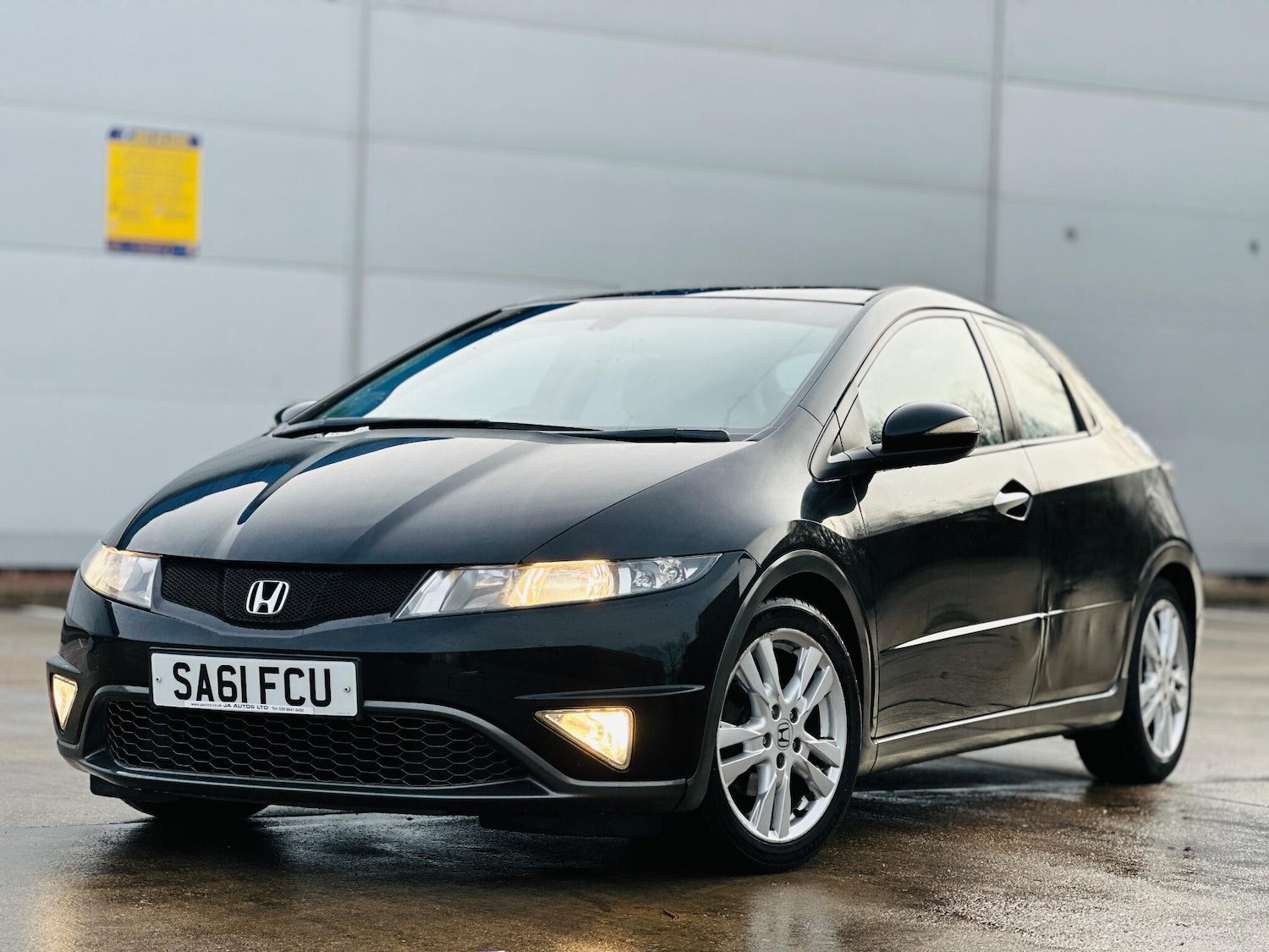 Used Honda Civic 2011 for sale - 77084455: Photo 2