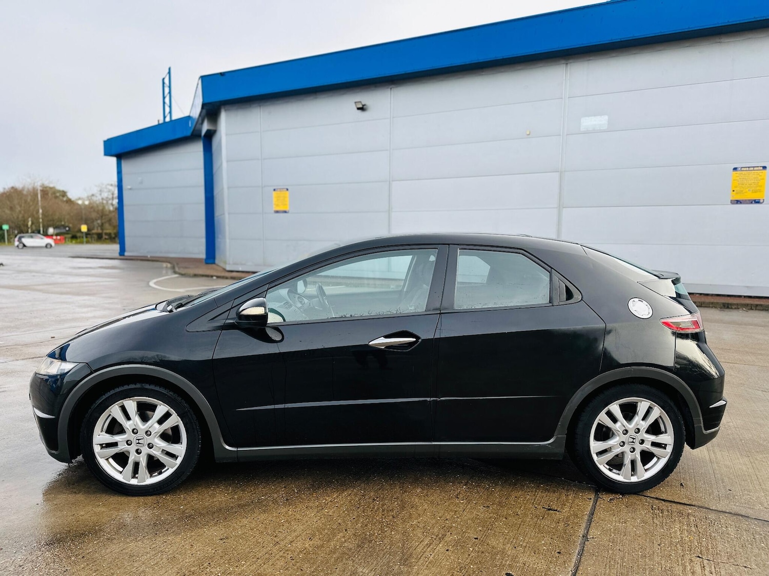 Used Honda Civic 2011 for sale - 77084455: Photo 44