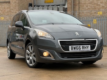 Used Peugeot 5008 2016 for sale - 76484976: Photo