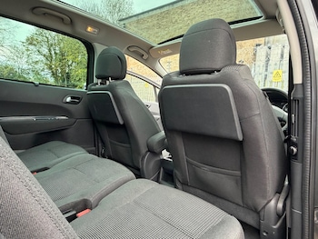 Used Peugeot 5008 2016 for sale - 76484976: Photo