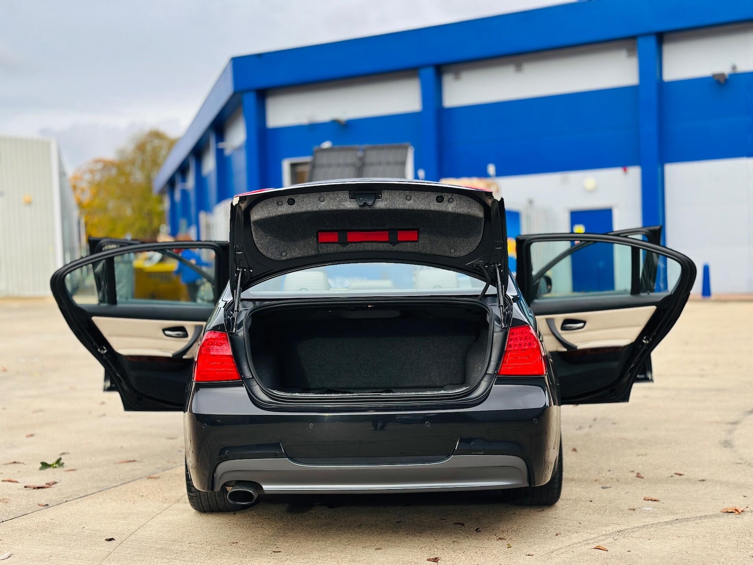 Used BMW 3 Series 2010 for sale - 76423508: Photo 11