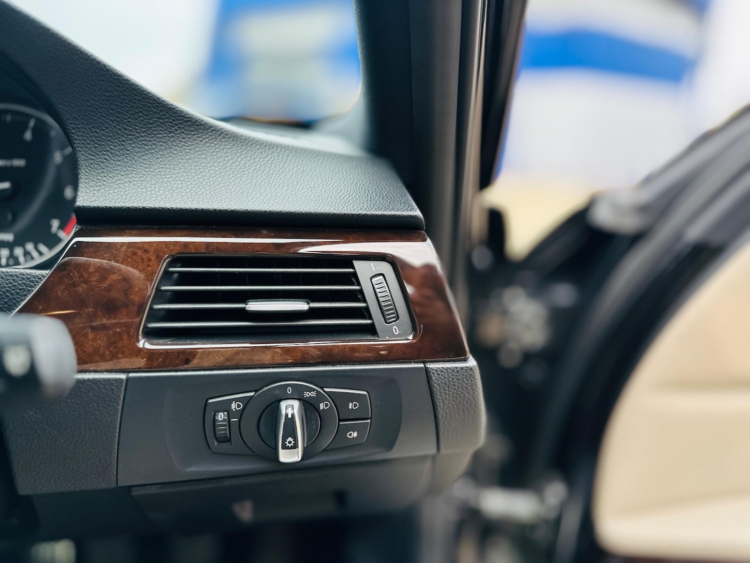 Used BMW 3 Series 2010 for sale - 76423508: Photo 15